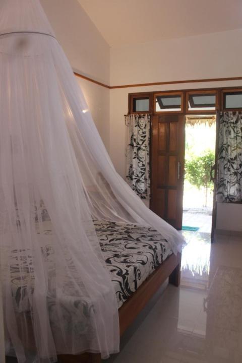 Eco Trekking Lodge, Bar & Jungle Tour'S Bukit Lawang Exteriör bild