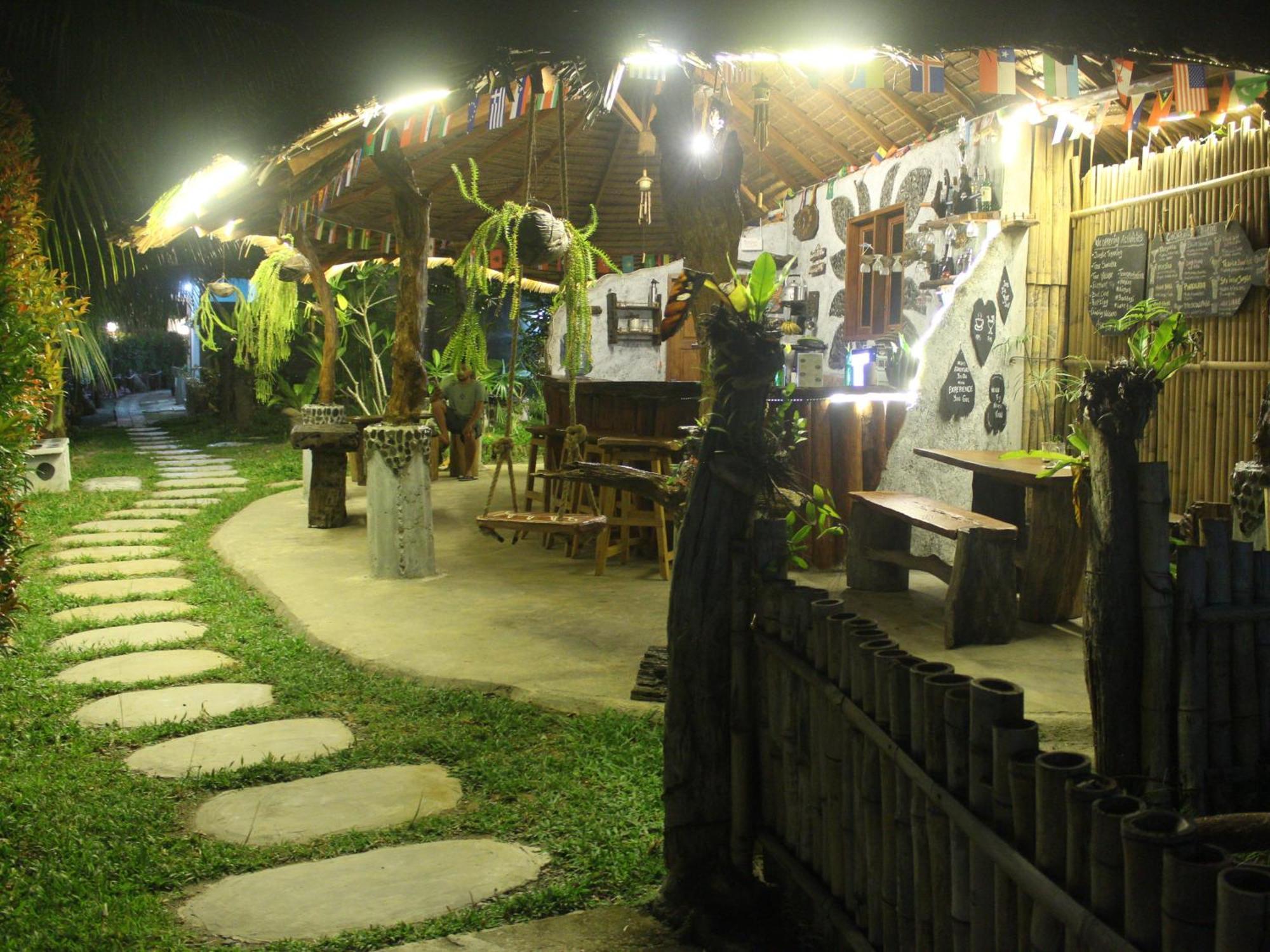 Eco Trekking Lodge, Bar & Jungle Tour'S Bukit Lawang Exteriör bild