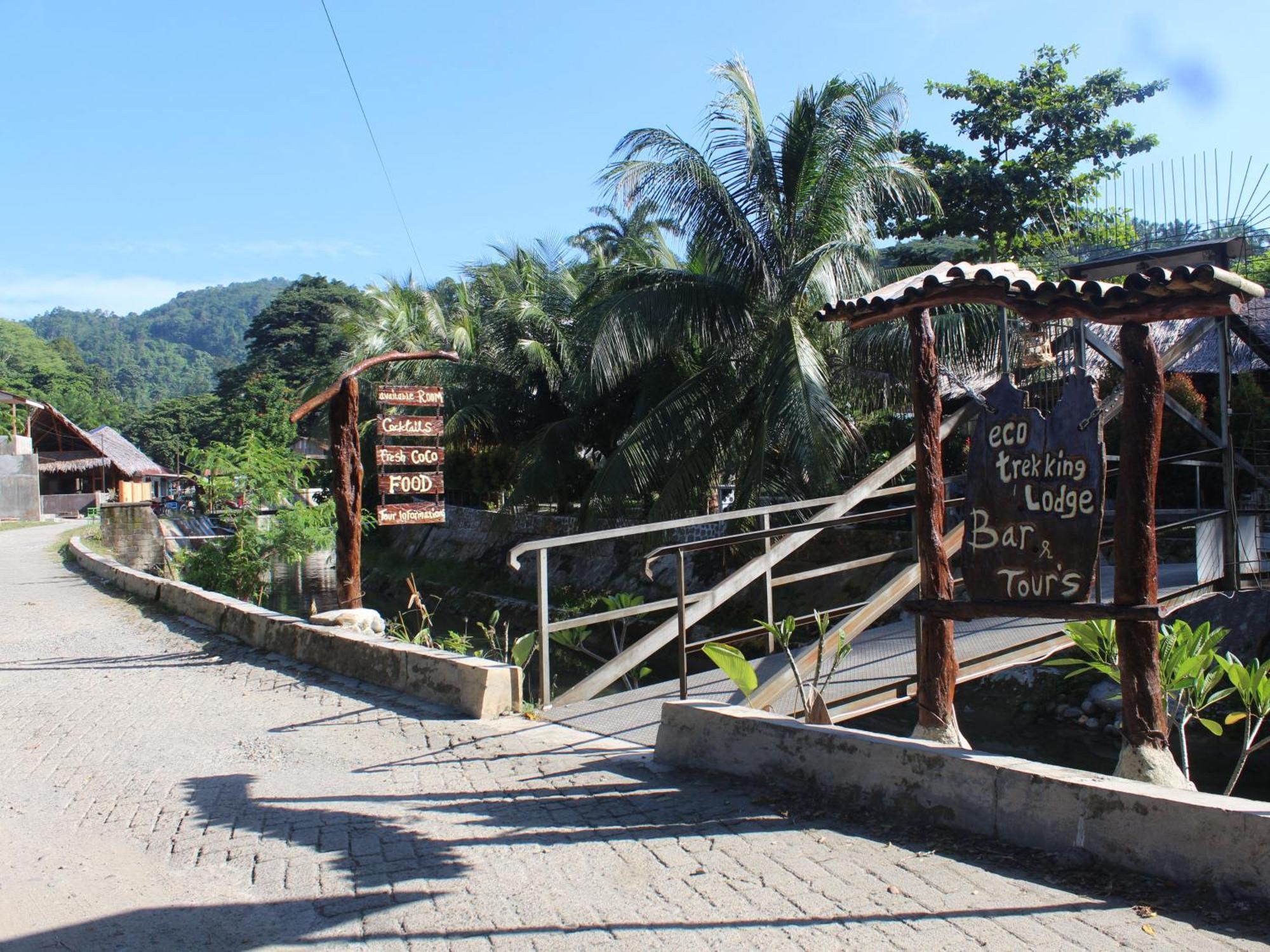Eco Trekking Lodge, Bar & Jungle Tour'S Bukit Lawang Exteriör bild